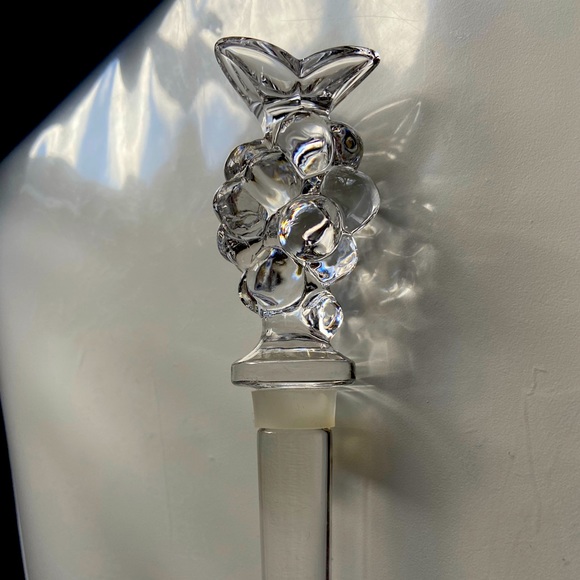 Glass grape wine stopper - Picture 1 of 6